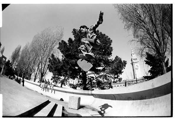 gonz_kickflip_emb_05.jpg