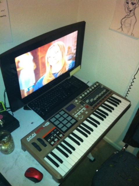 Computer/TV used for Reason/REcord a lil FL 9 and also Maya 3D